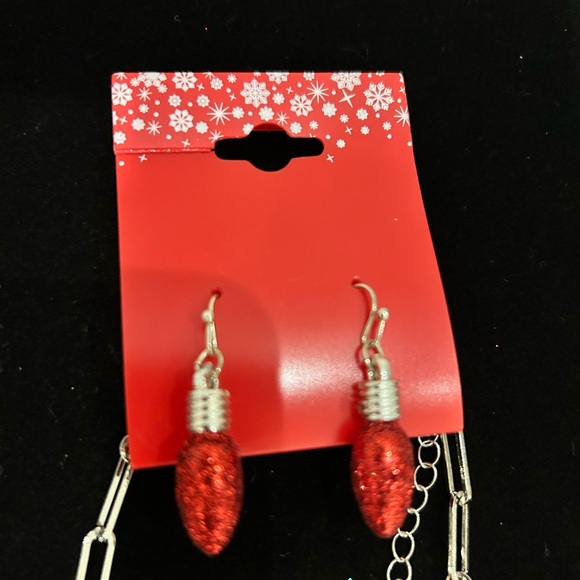Kohl's Red and Green Holiday Christmas Earrings and Necklace Set NWT - Picture 3 of 5